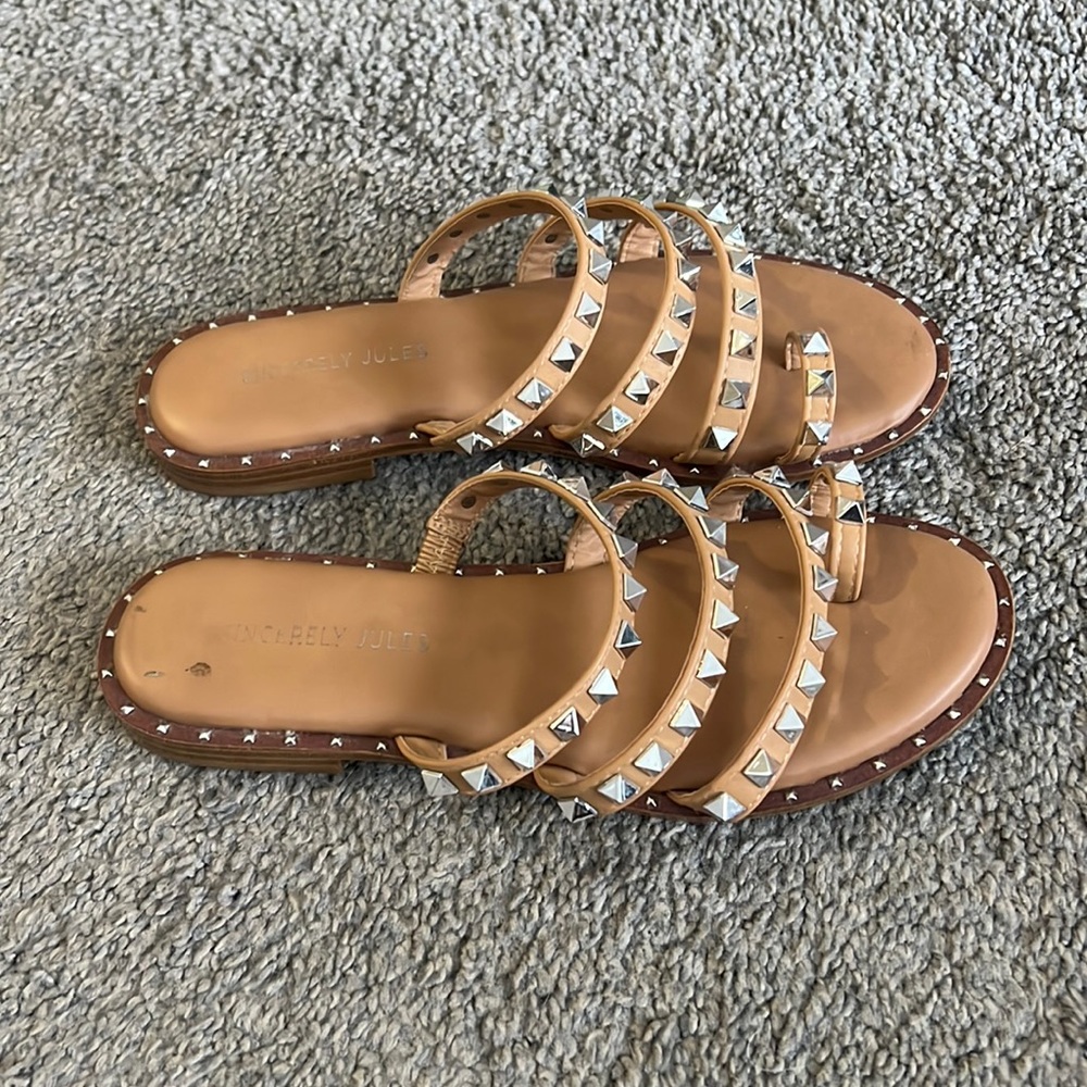 SANDALS BEIGE WITH SILVER